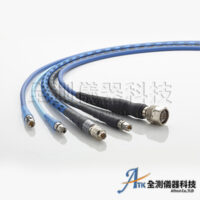 日本潤工社優異的高頻傳輸同軸電纜（Coaxial Cable, RF Cable）客製化服務，最高提供DC至120GHz同軸電纜（RF Cable），用於高頻電子設備的內部配線與高頻信號傳輸，具有高密度佈線所需的出色電氣性能以及極高的機械強度可靠性。阻燃、耐腐蝕、溫度與頻率範圍穩定的性能，適用於各種通訊量測電子設備，軍工商、半導體產業、各類高頻量測儀器商等各類型通訊應用。